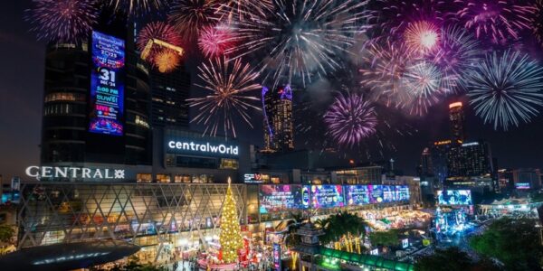 العد التنازلي لـ 2025 في CentralwOrld: عرض مذهل للألعاب النارية يرحب بالعام الجديد في قلب بانكوك